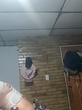 Chatroom XXX en direct de old_soul_and_young_spirit