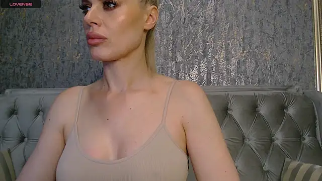 Chatroom XXX en direct de BlondieStar