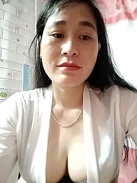 NgocLinh_69 Adlı Modelin Canlı XXX Sohbeti