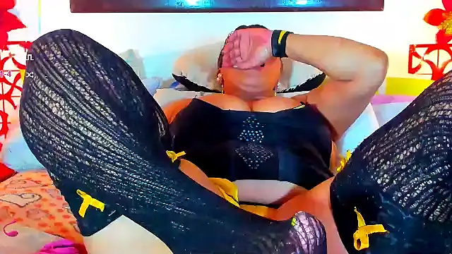 SQUIRTBRUNETE's Webcam Show