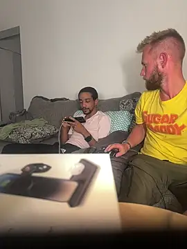 Živý XXX chat boysfirsttime