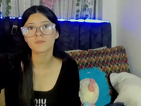 EmiSchwarz's Live XXX Chat