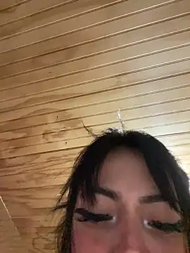 kiittyselenita Adlı Modelin Canlı XXX Sohbeti