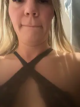 Cutebrowneyes_ – Naživo XXX chat