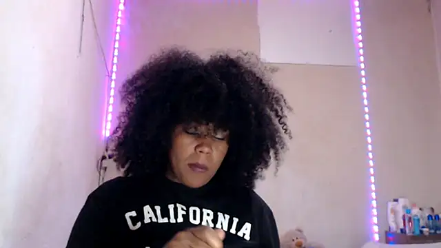 cherry_cleou Live XXX Chat