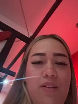 Danielavegax: онлайн-секс-чат