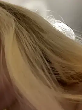 Chat +18 de Bellalolahot ao vivo