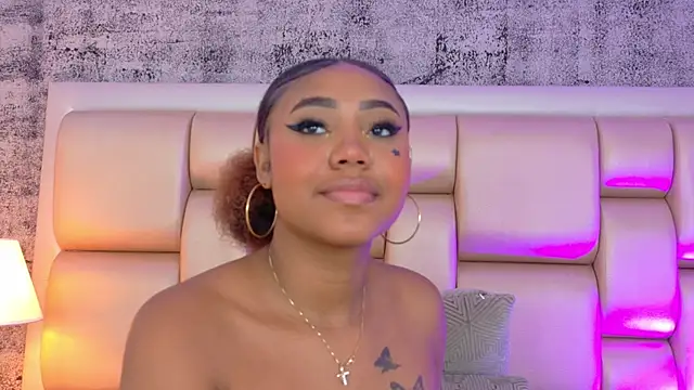 AngelaRoberts' Webcam Show
