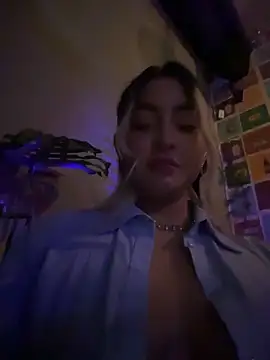 Elina_Hills Adlı Modelin Canlı XXX Sohbeti