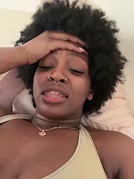 Chat +18 de mochamimi ao vivo