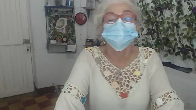 FunnyGrandma Show in webcam