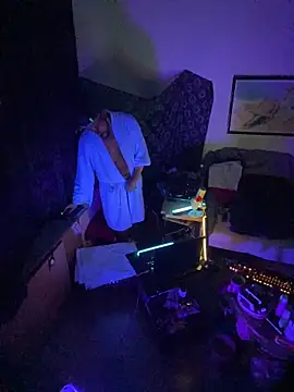 Guyst049 Chat XXX in diretta