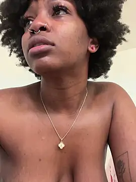 XXX chat uživo modela mochamimi