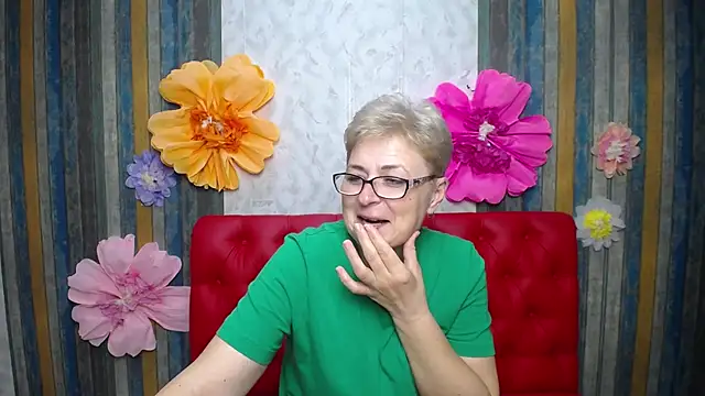 EmiliaGree's Live XXX Chat