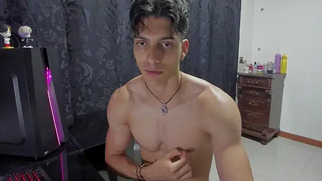 AlessioVitale's Live XXX Chat