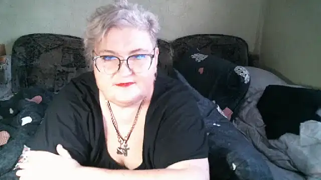 Lana555: онлайн-секс-чат