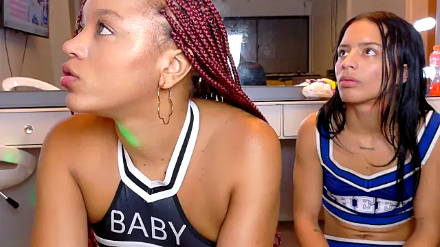 chocolatecrememia Show in webcam