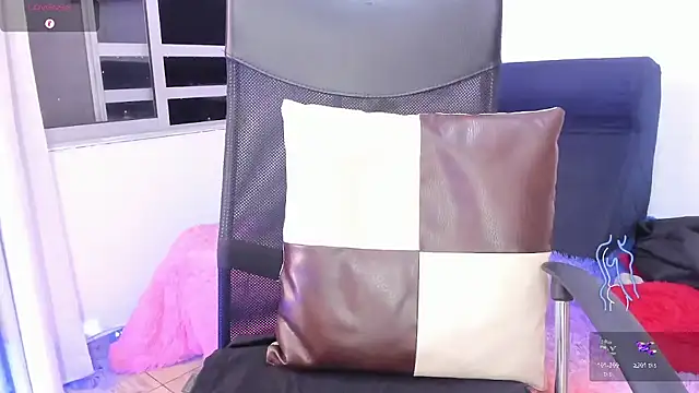 michacosio Adlı Modelin Canlı XXX Sohbeti