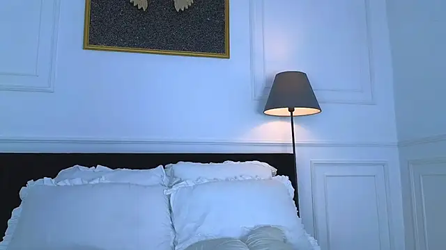 NicoleMarani Adlı Modelin Canlı XXX Sohbeti