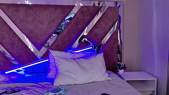 AmmyJones_'s Live XXX Chat