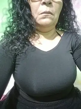 Amarantha25: онлайн-секс-чат