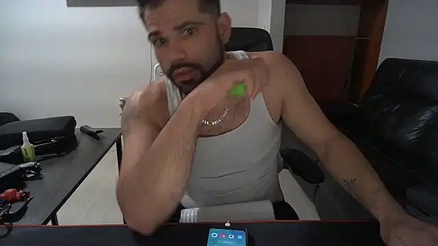 Zander823 webkamerás műsora