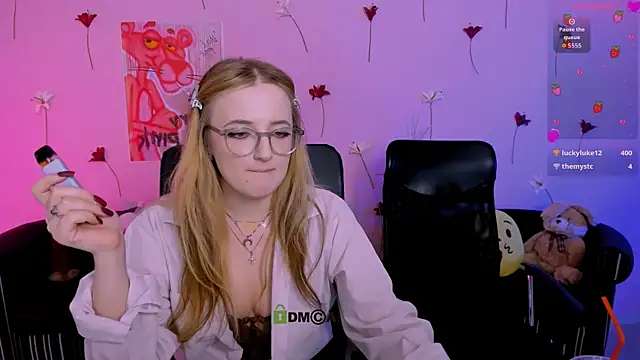 liana_kisses' Live XXX Chat