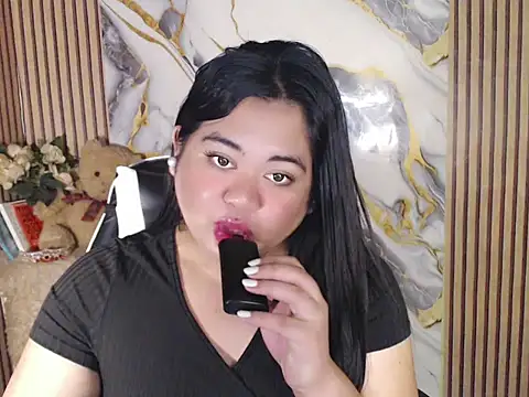 Im_ur_mother's Live XXX Chat