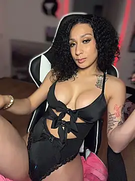 Živý XXX chat FerrariFrench