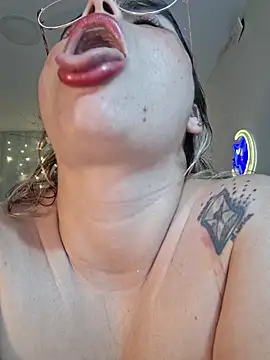 Chat XXX ao vivo de Juliietha_servas