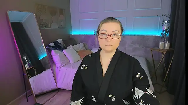 AlexandraKind Adlı Modelin Canlı XXX Sohbeti