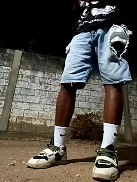 XXX chat uživo modela spittingpig1