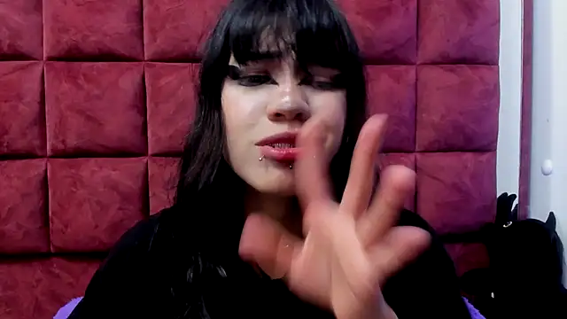 DAKOTALUCIFENA live XXX chat