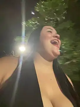 Pertunjukan Kamera Web Datoka_adrenaline