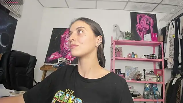 mariecam420 Adlı Modelin Canlı XXX Sohbeti