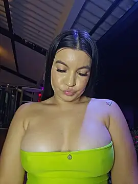 Pretty_Julieta 라이브 XXX 채팅