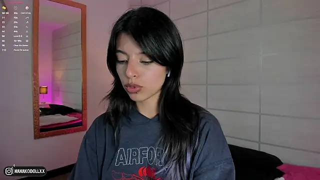 Chat XXX en directo de NanakoDollx
