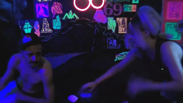 แชท XXX สดของ DaddyAndSplashQueen