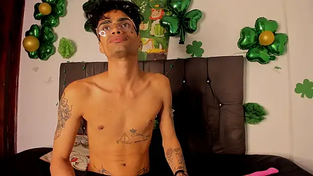 Gay_Red_Room Adlı Modelin Canlı XXX Sohbeti