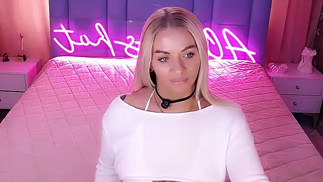 AllwaysHotJ: онлайн-секс-чат