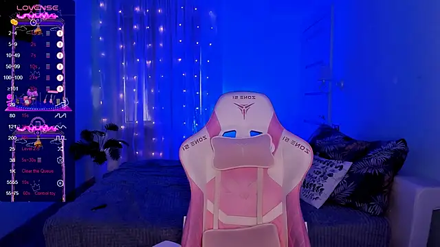 AnyaTaylor_ Chat XXX in diretta