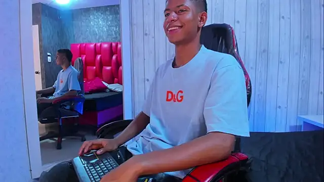 _erick_j 라이브 XXX 채팅