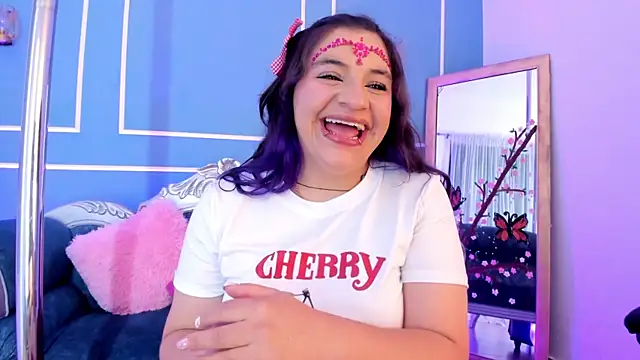 TaraTaylorr Adlı Modelin Canlı XXX Sohbeti