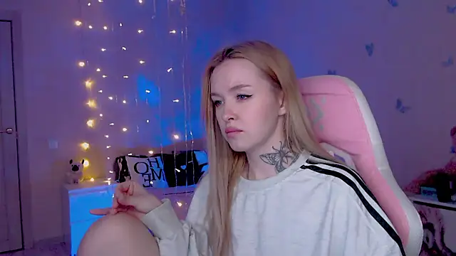 Chat +18 de Naughty_Mable ao vivo