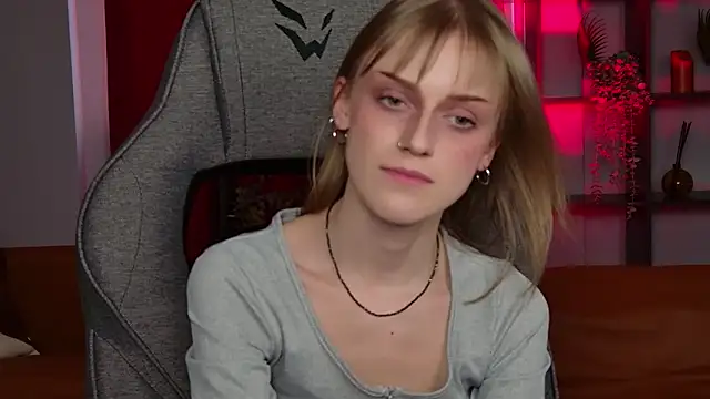 XXX chat uživo modela KiraMontoya