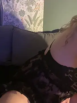 Chat +18 de Bonnie-Kitou ao vivo