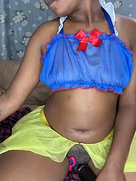 Pokazy przed kamerką – Ebony_Queeen