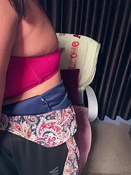 Lucky_Flora: онлайн-секс-чат