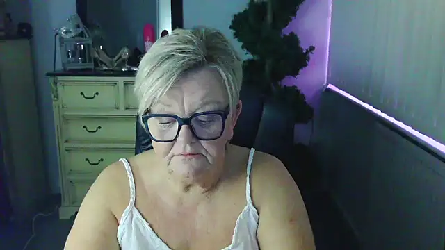 BridgetBlueEyes live XXX chat