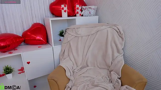 He1g_a Live XXX Chat